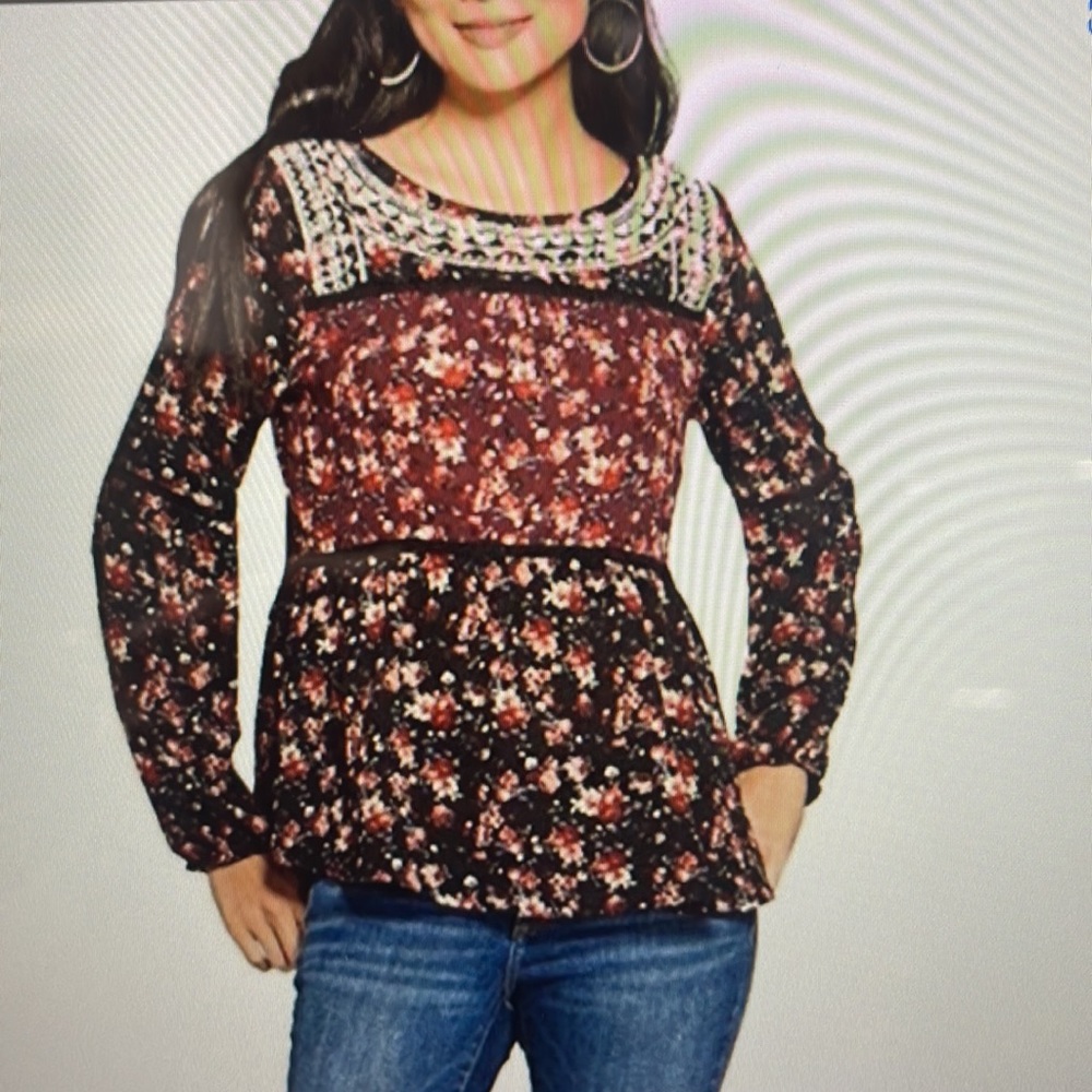 Knox Rose Floral Embroidered Top